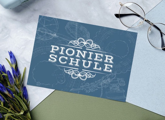 Postkarte "Pionierschule Vintage"